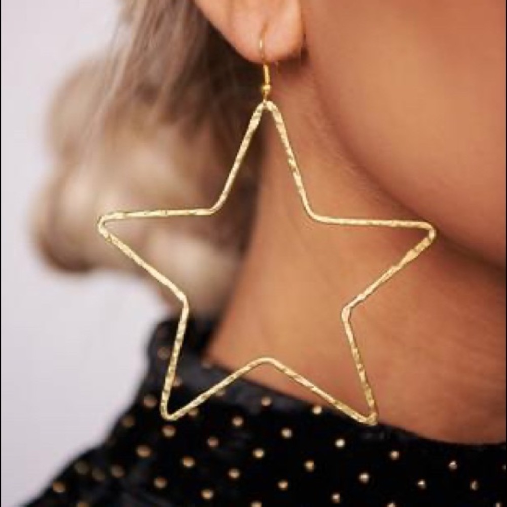 Gold Hammared Star Earring
